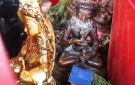 Inserción de estatuas de yidam